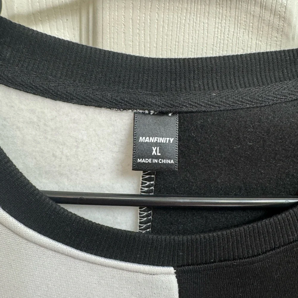 Men's Black & White Colorblock Crewneck Sweater with Bear Outline